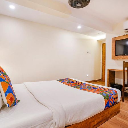 Fabhotel Grand Prime Nr Nesco Hotel Мумбай Екстериор снимка