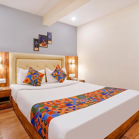 Fabhotel Grand Prime Nr Nesco Hotel Мумбай Екстериор снимка