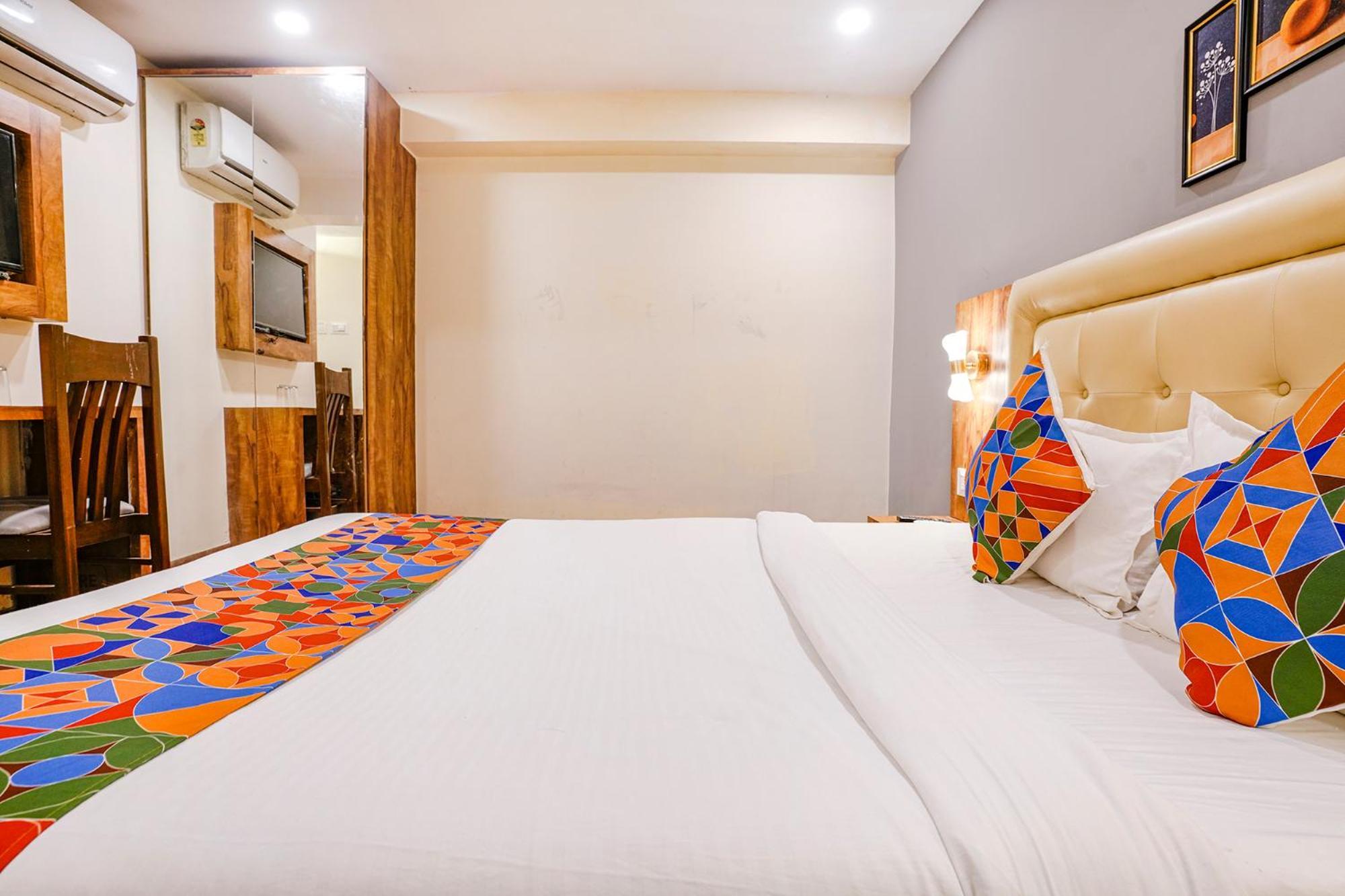 Fabhotel Grand Prime Nr Nesco Hotel Мумбай Екстериор снимка