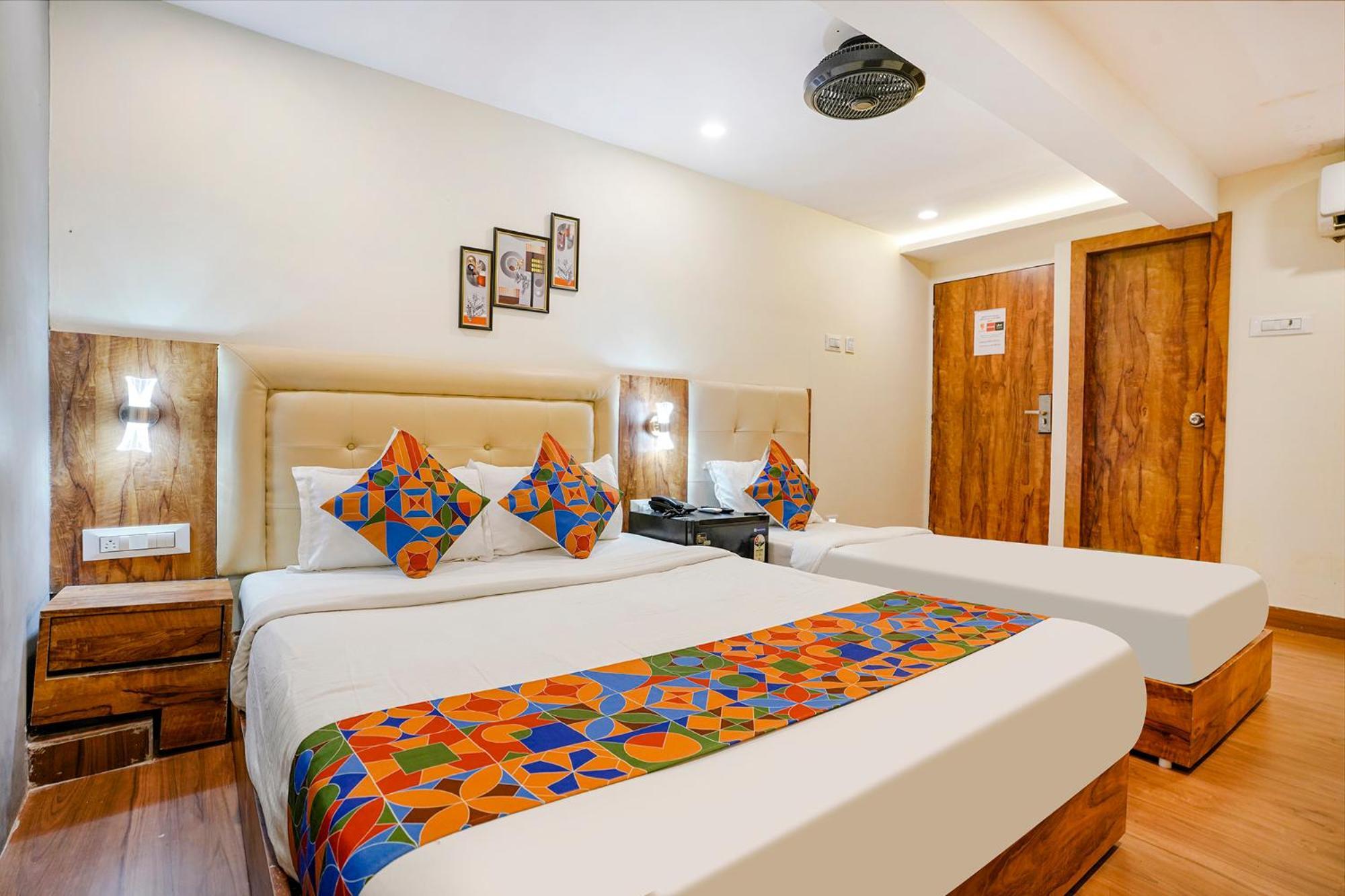 Fabhotel Grand Prime Nr Nesco Hotel Мумбай Екстериор снимка
