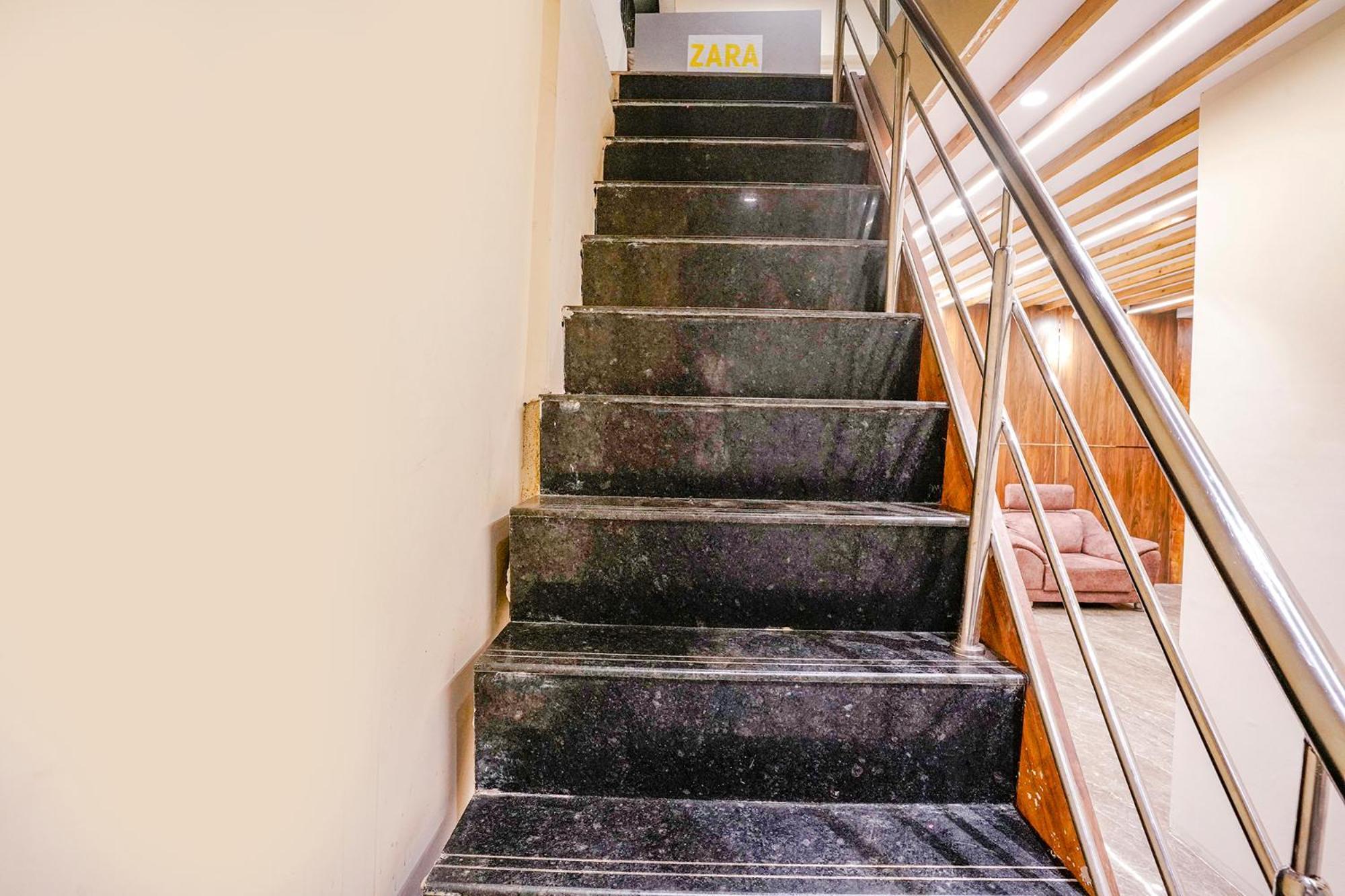 Fabhotel Grand Prime Nr Nesco Hotel Мумбай Екстериор снимка