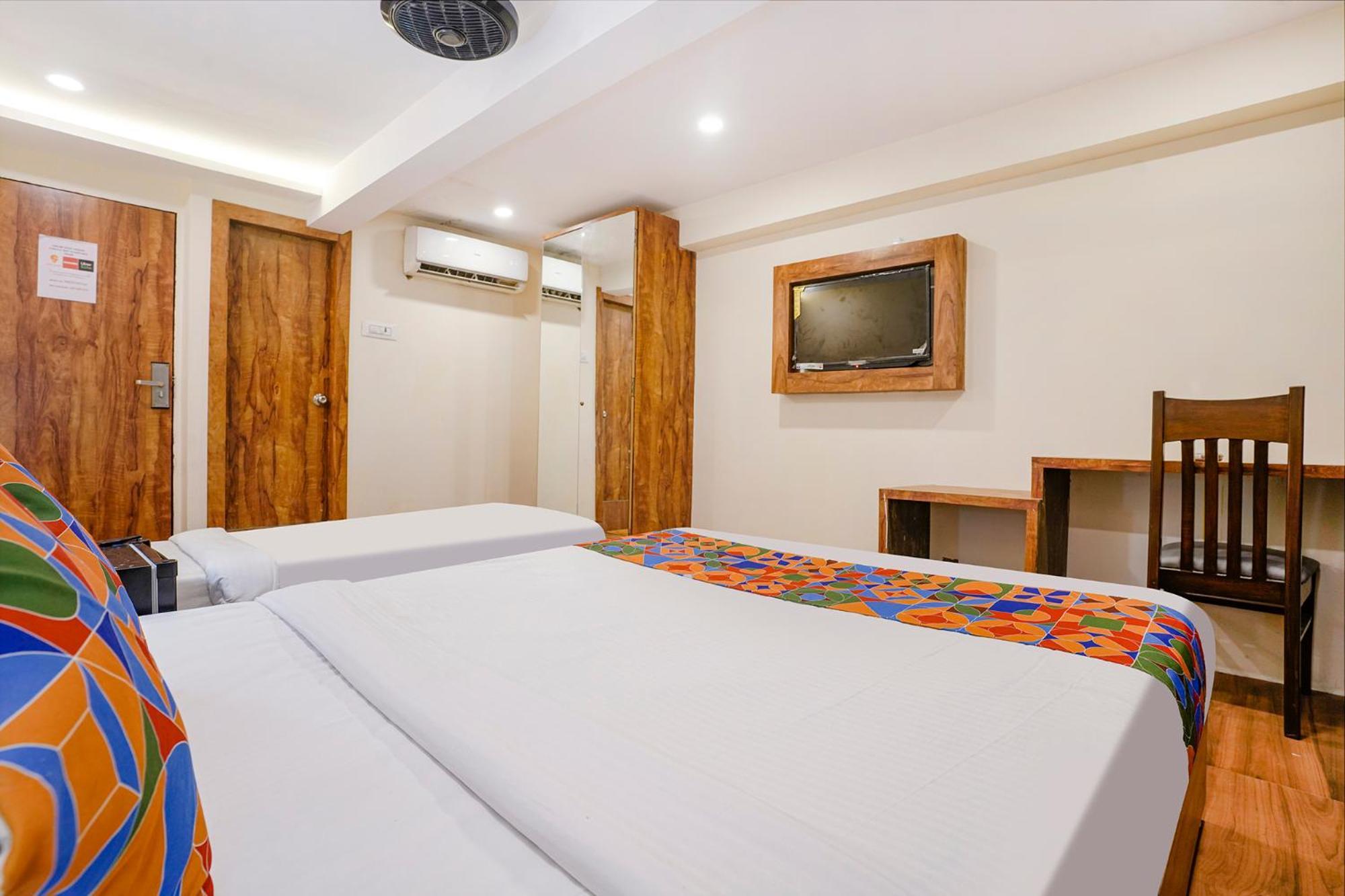 Fabhotel Grand Prime Nr Nesco Hotel Мумбай Екстериор снимка