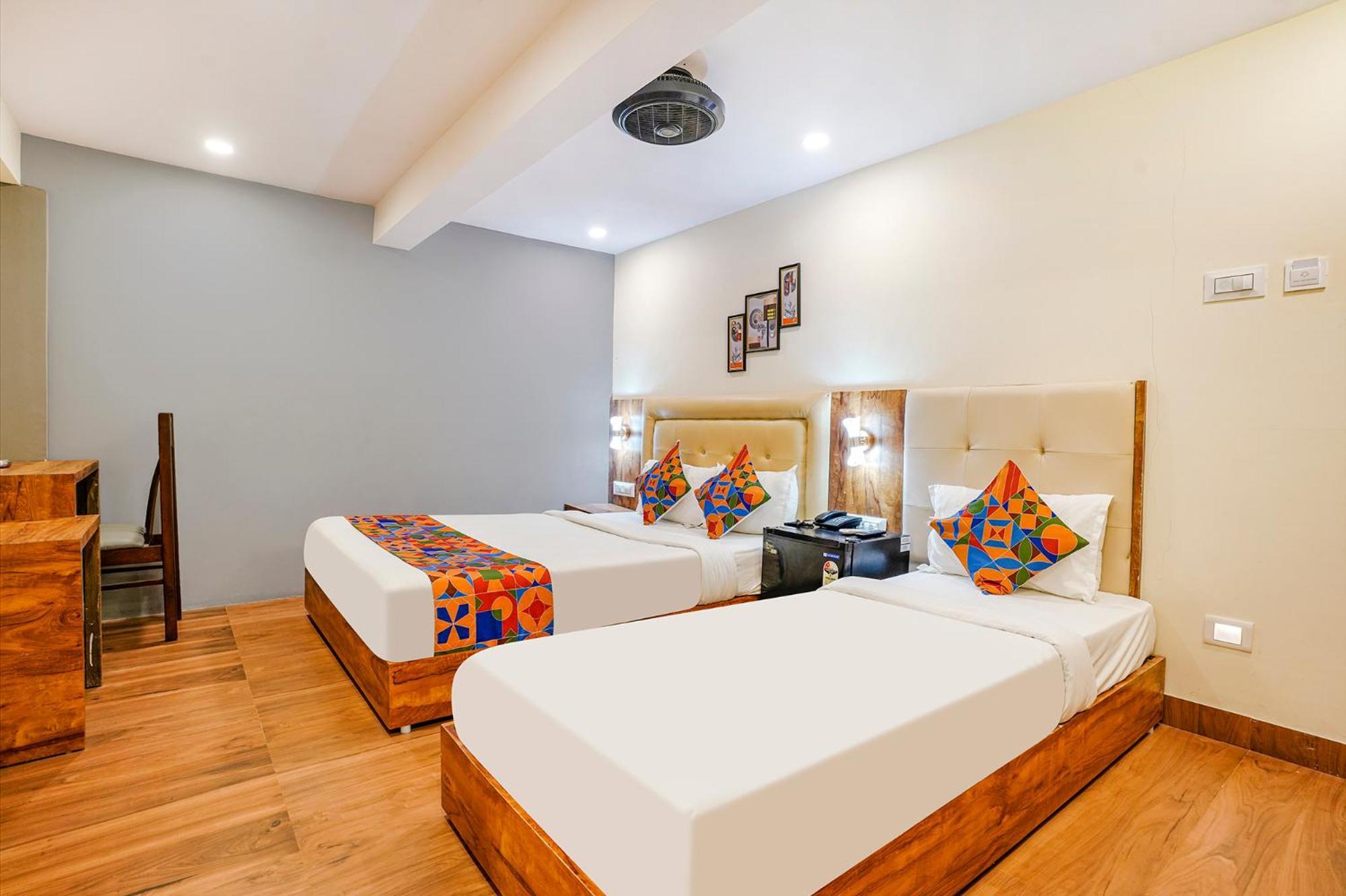 Fabhotel Grand Prime Nr Nesco Hotel Мумбай Екстериор снимка