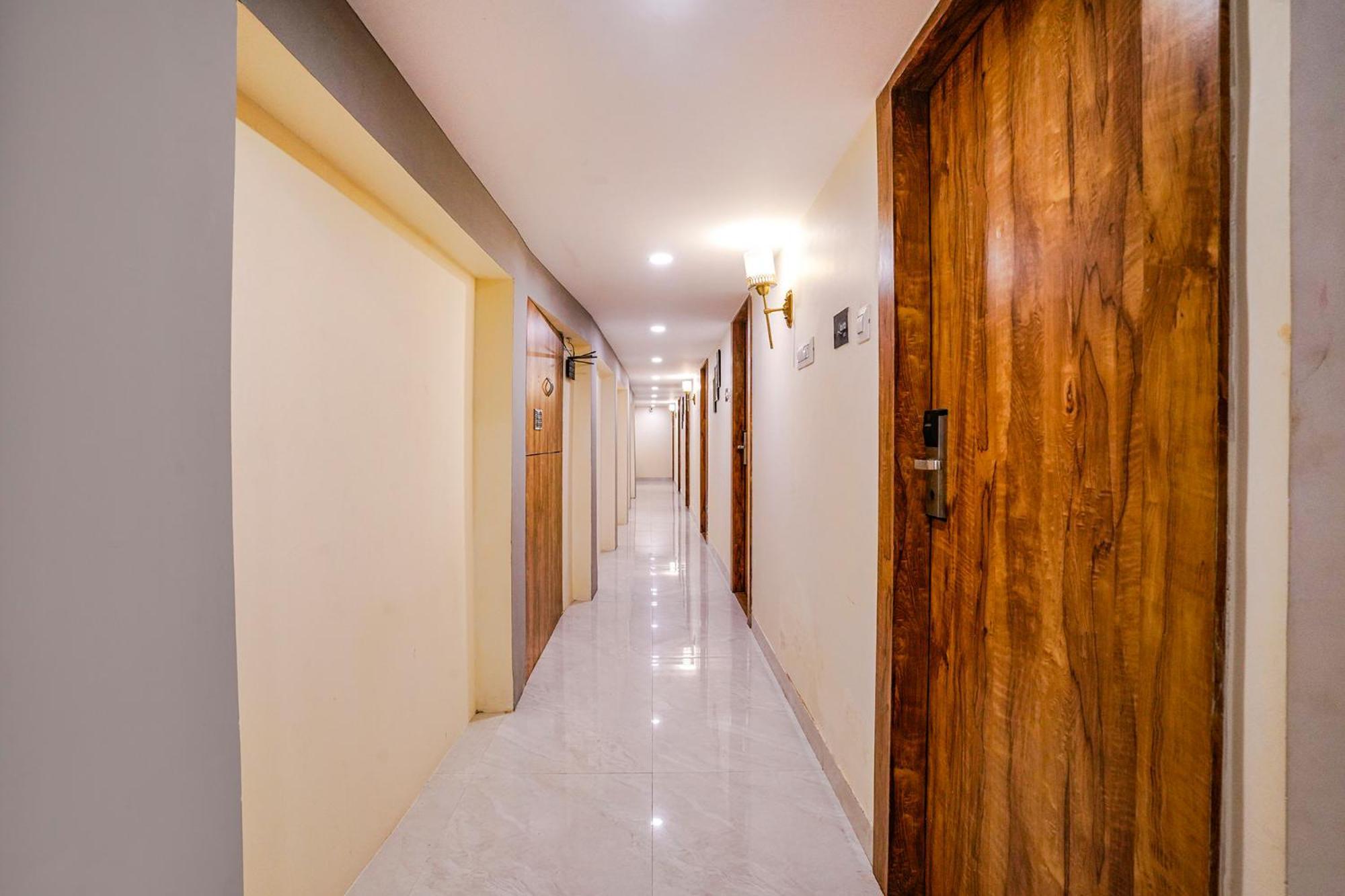 Fabhotel Grand Prime Nr Nesco Hotel Мумбай Екстериор снимка