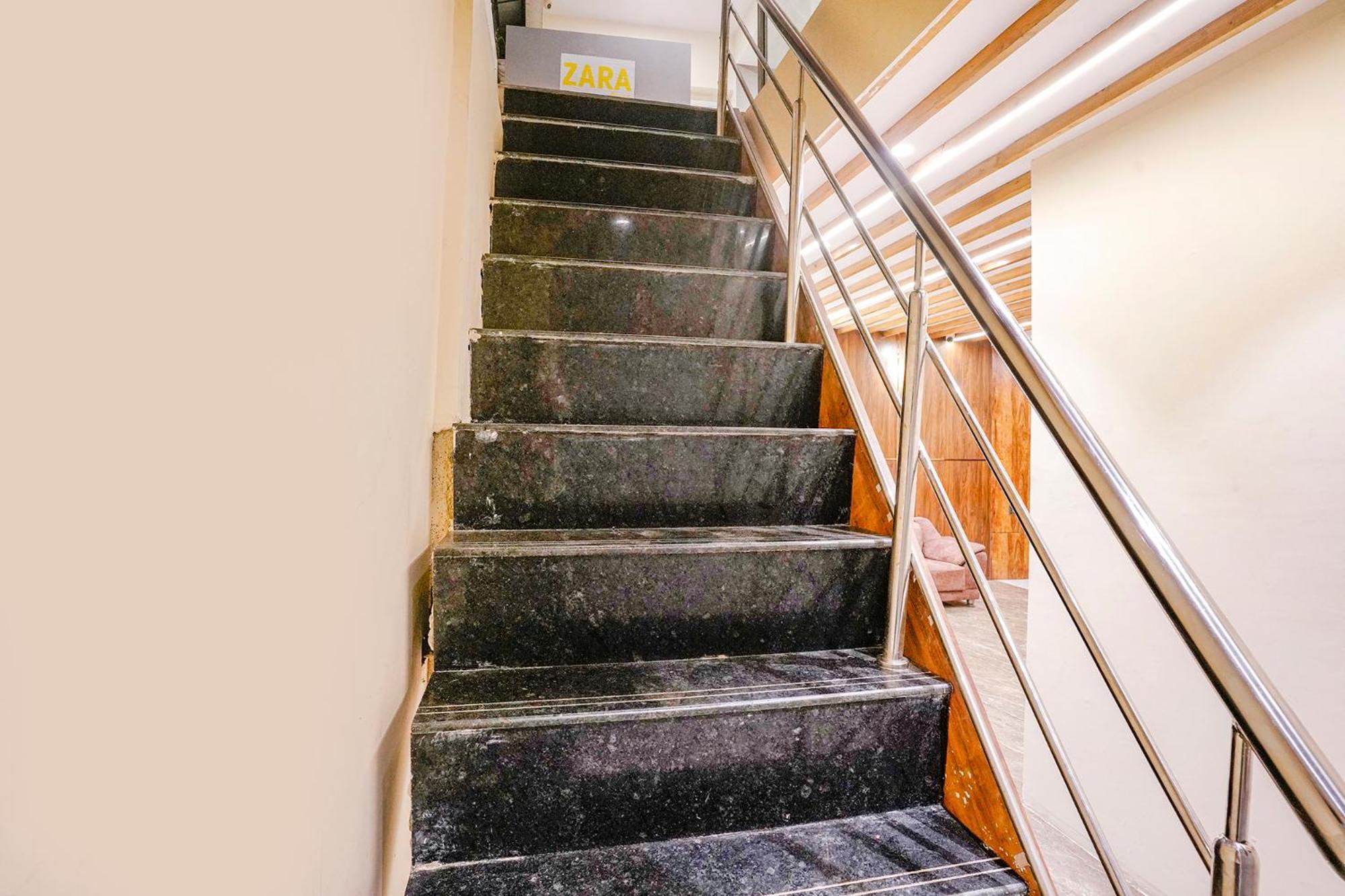 Fabhotel Grand Prime Nr Nesco Hotel Мумбай Екстериор снимка